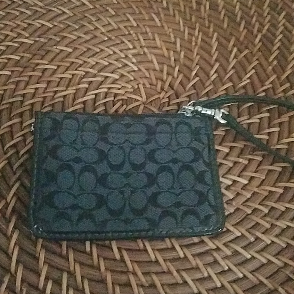 Coach Id holder